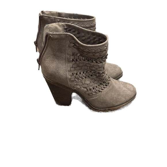 Fergalicious by Fergie Wanderer Ankle‎ Boots sand color 6M - Picture 3 of 6